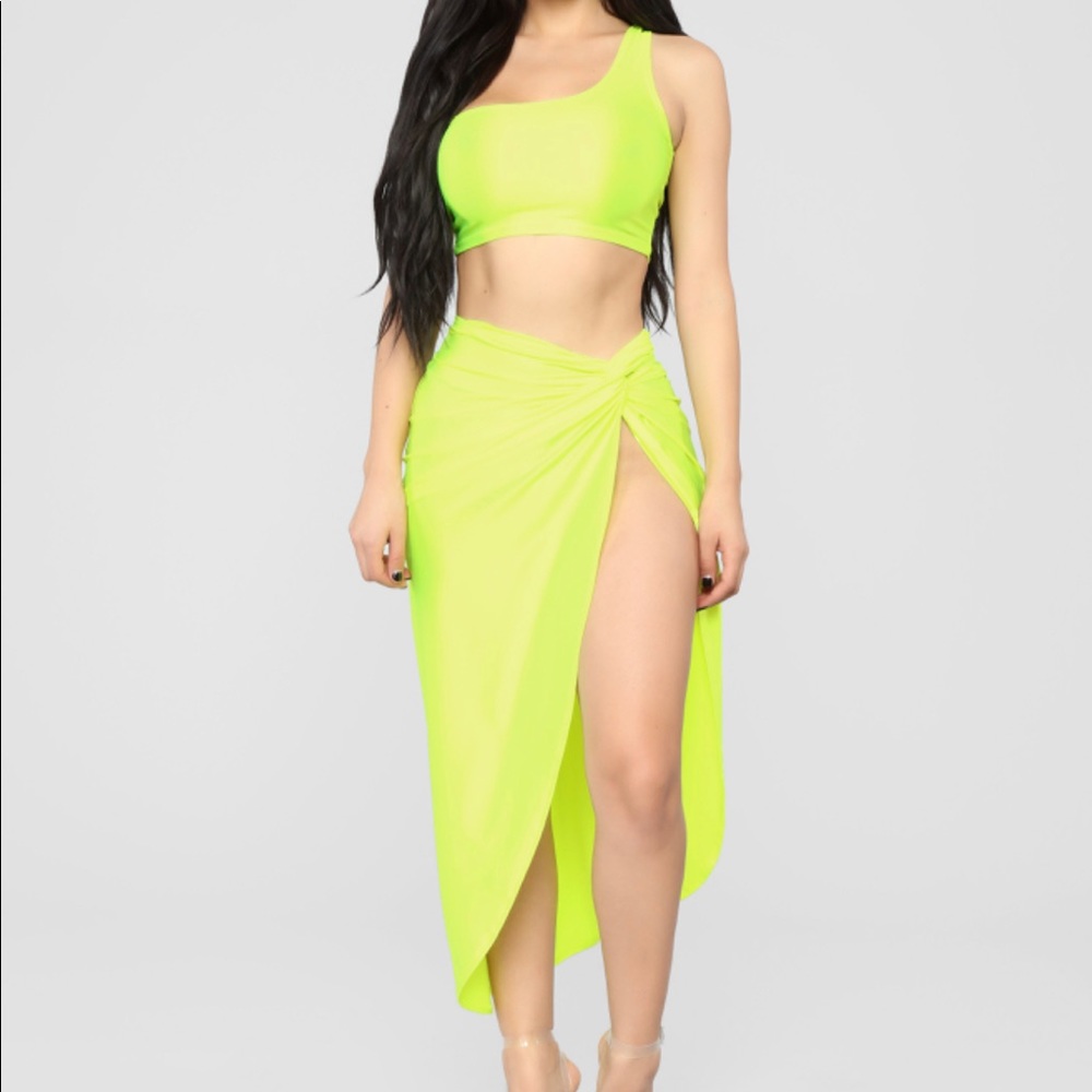 Fashion Nova skirt set